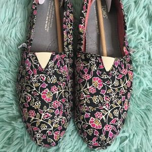 TOMS Floral Flats